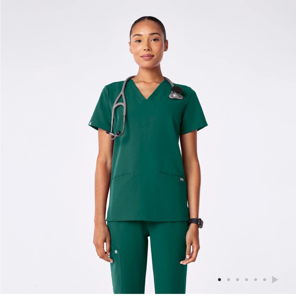 Figs Hunter Green Casma Scrub Top (XS)